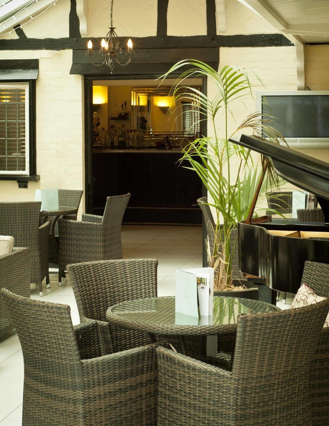 Ghyll Manor Country Hotel Horsham Exterior foto